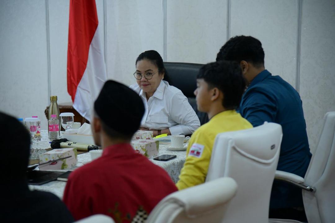Wali kota semarang, agustina wilujeng, mahasiswa semarang