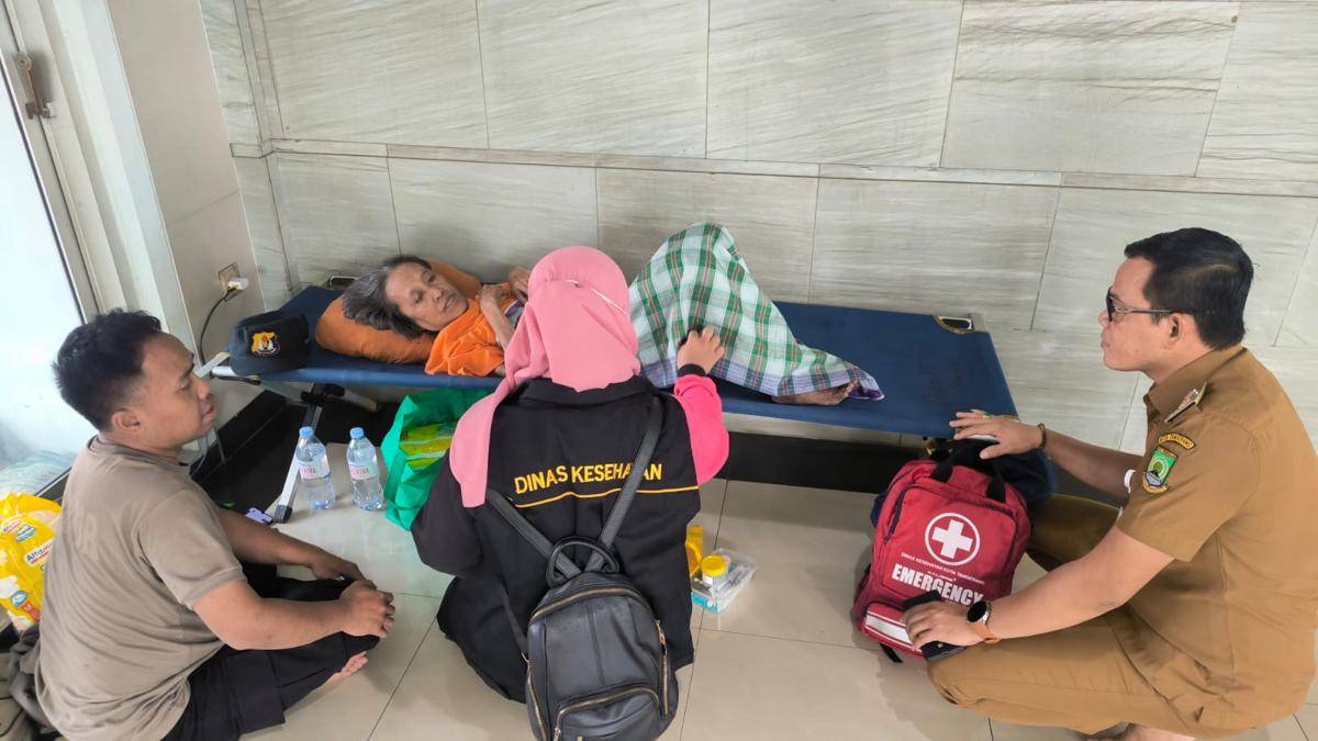 52937tanggap-darurat-banjir-pemkot-tangerang-dirikan-11-posko-kesehatan-di-lokasi-terdampak-529371.jpeg