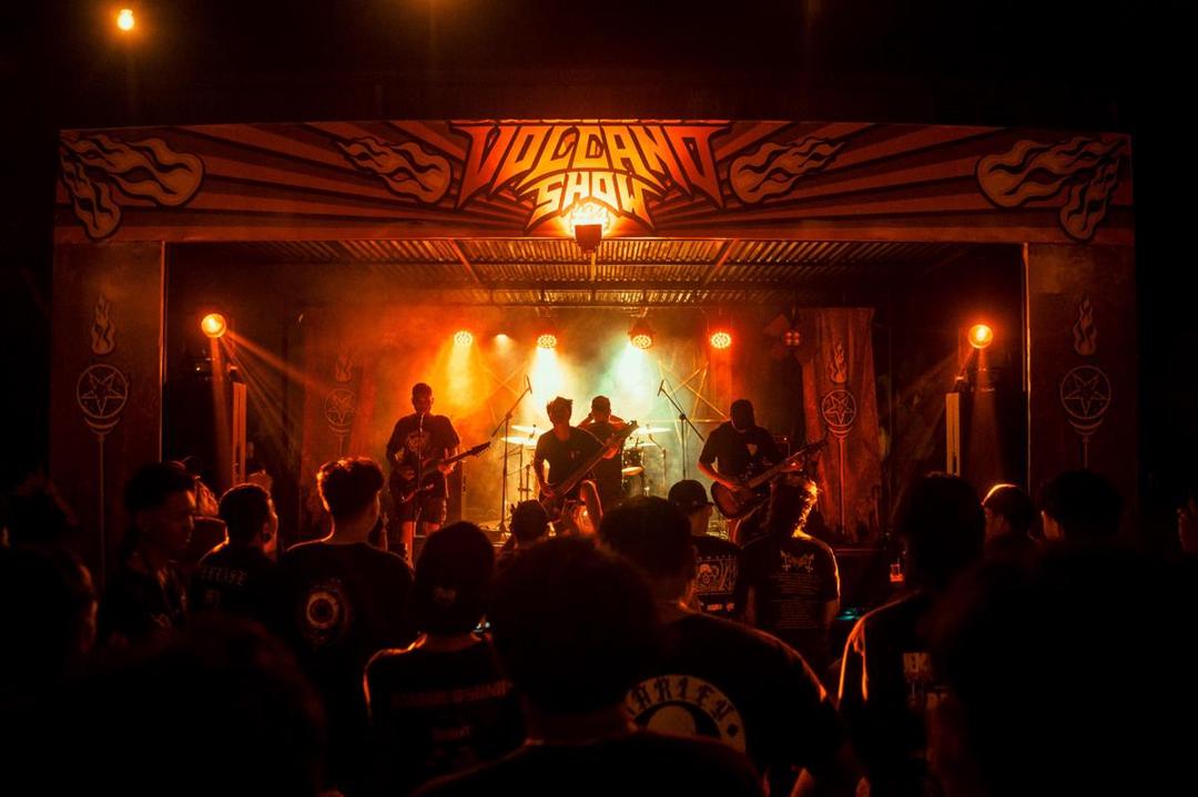 Band MCK Bali Skena Musik Keras Teriakkan Perlawanan