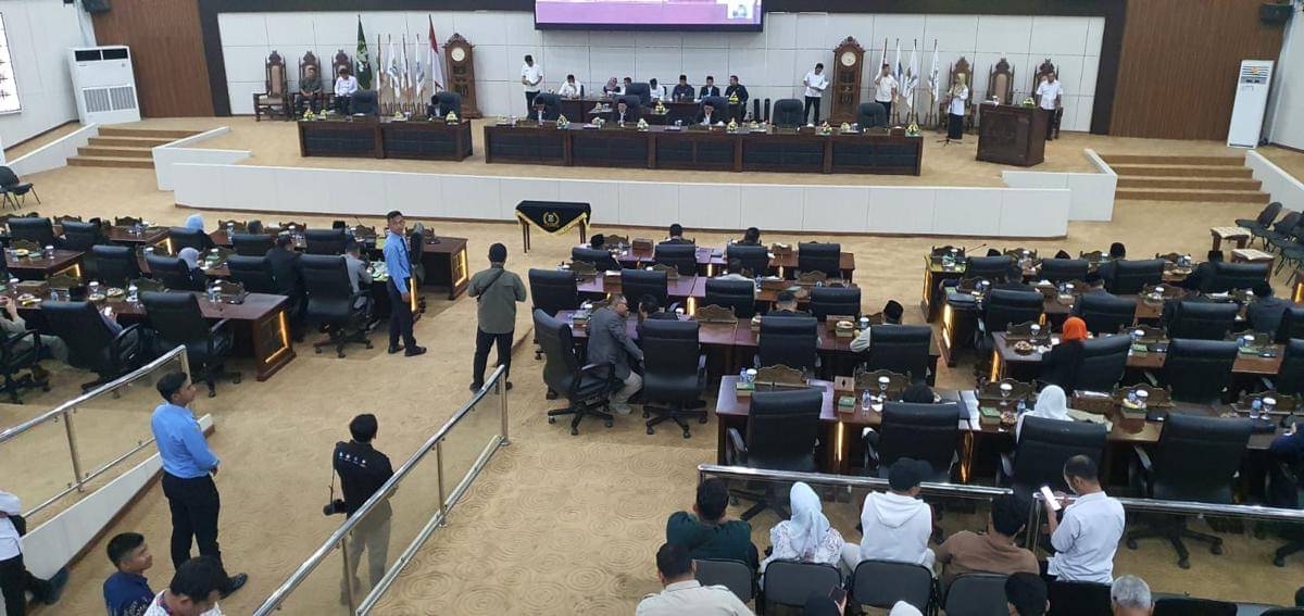 Paripurna DPRD Banten (Dok. Khaerul Anwar)