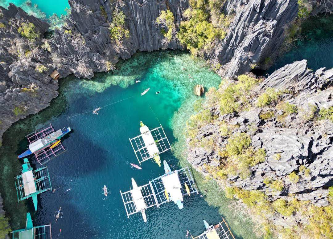 Twin Lagoon, Filipina: Lokasi, Harga Tiket Masuk, dan Tips Wisatanya