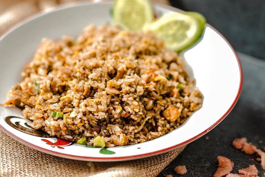 Potret menu Nasi Goreng Cakalang Asap Kecombrang, Kembang Bawang 
