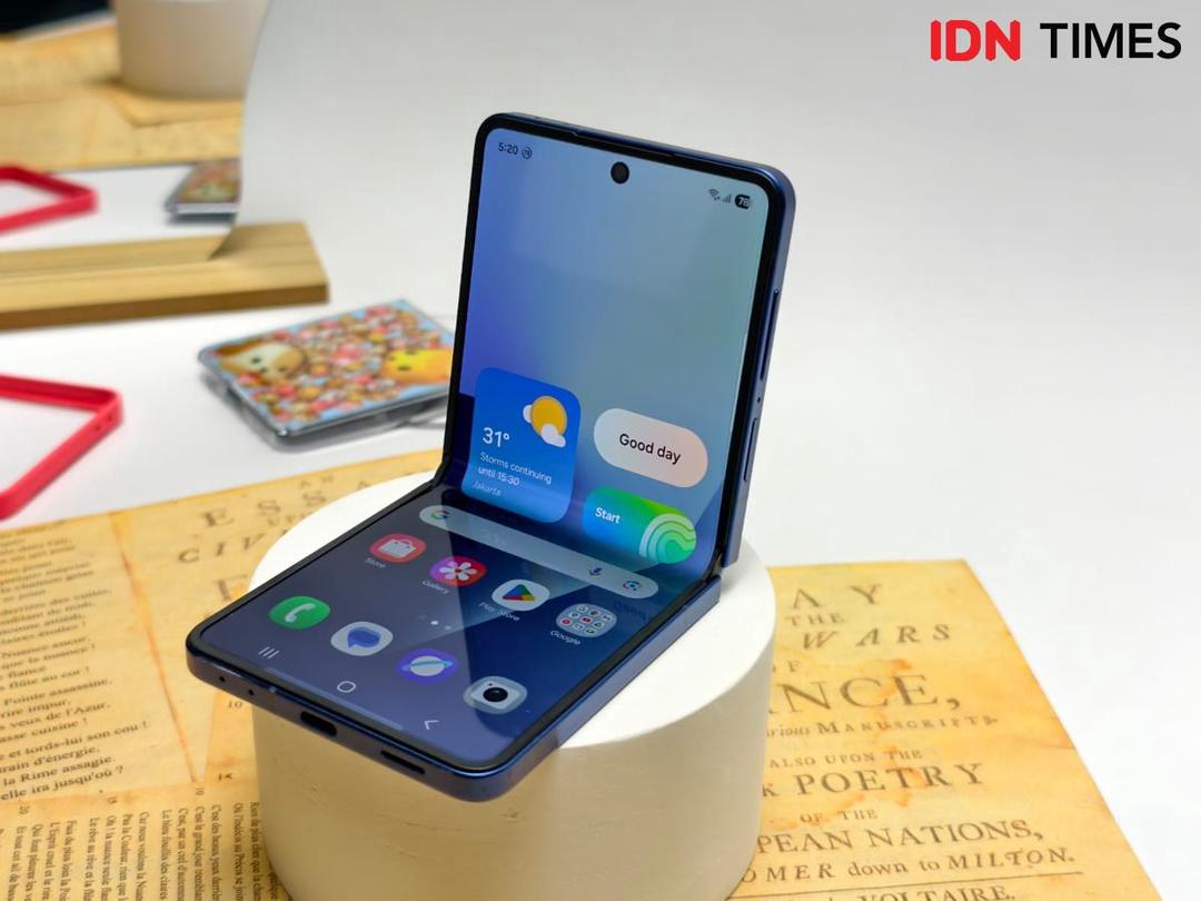 Samsung Galaxy Z Flip7 (IDN Times/Fatkhur Rozi)