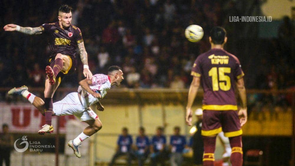 PSM Makassar versus Persipura Jayapura di musim 2019.