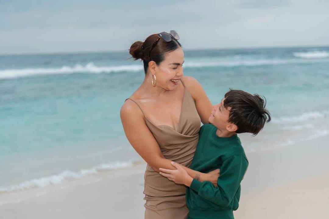 Melaney Ricardo dan anak liburan di Bali (instagram.com/melaney_ricardo)