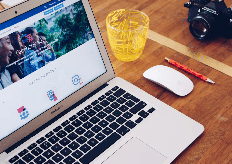 ilustrasi membangun brand (unsplash.com/Will Francis)