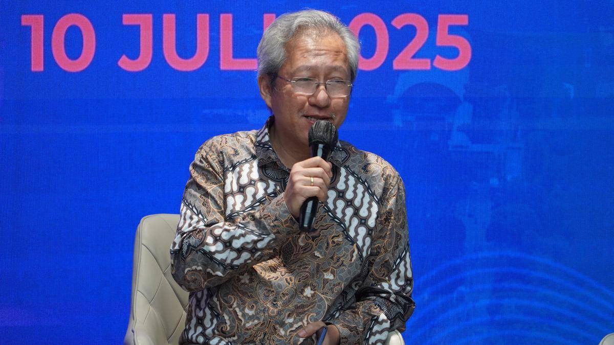 Andrey dalam pembukaan launching Magister Desain (Dok. UMN) .JPG