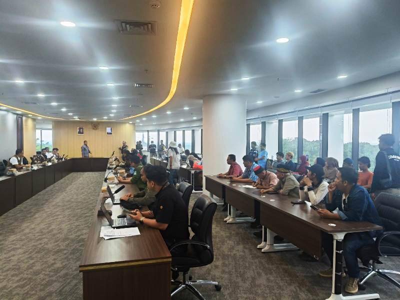 Warga yang lahannya terdampak pembangunan jalan tol segmen 6A akses IKN