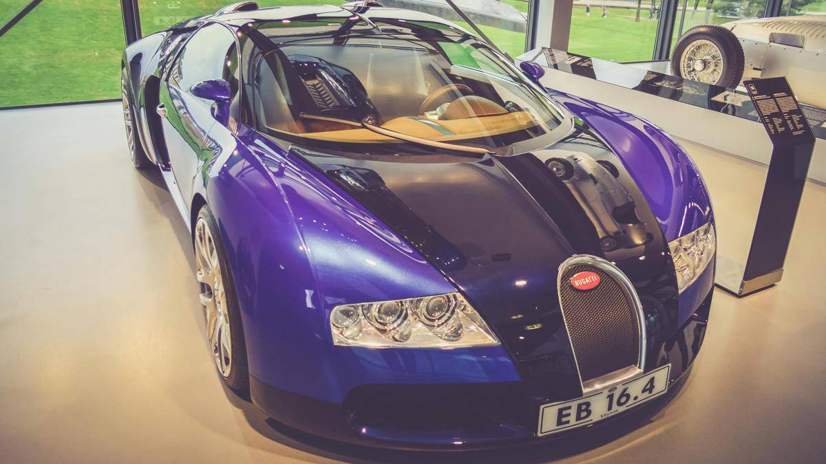 ilustrasi Bugatti Veyron (pexels.com/Jalmar Tonsau)