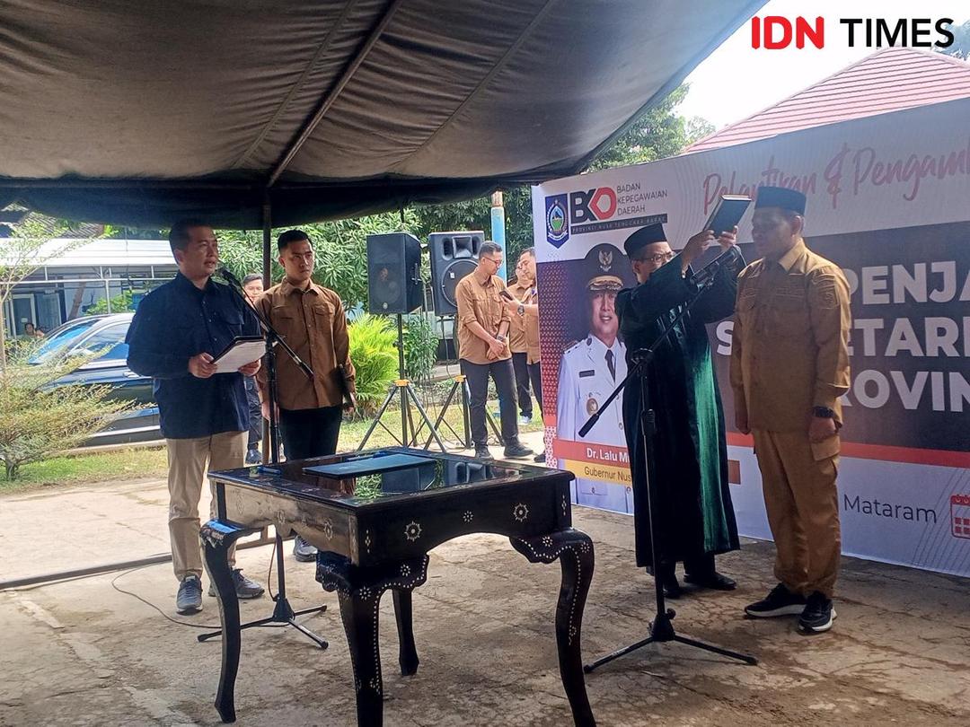 Gubernur NTB Lantik Faozal si "Sekda Buldozer" di Lokasi Terdampak Banjir