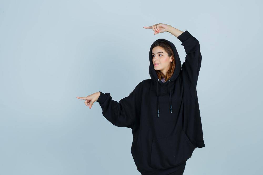 ilustrasi baju oversize (freepik.com/8photo)