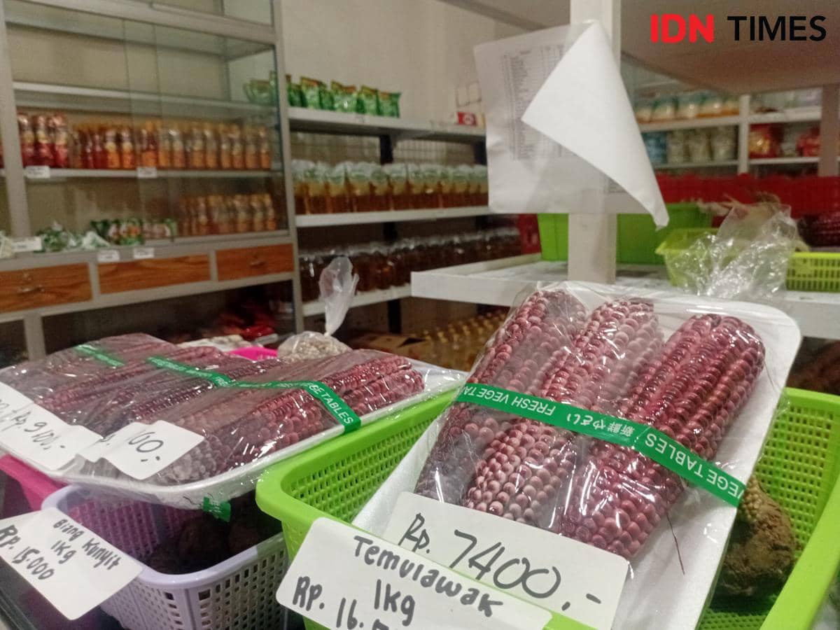 Produk UMKM di Plaza Banten (IDN Times/Maya Aulia Aprilianti)