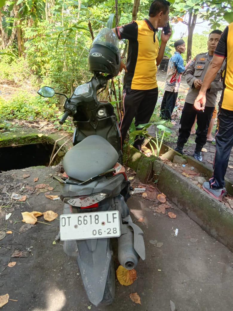 Sepeda motor yang diduga milik korban berada di sekitar TKP/Istimewa