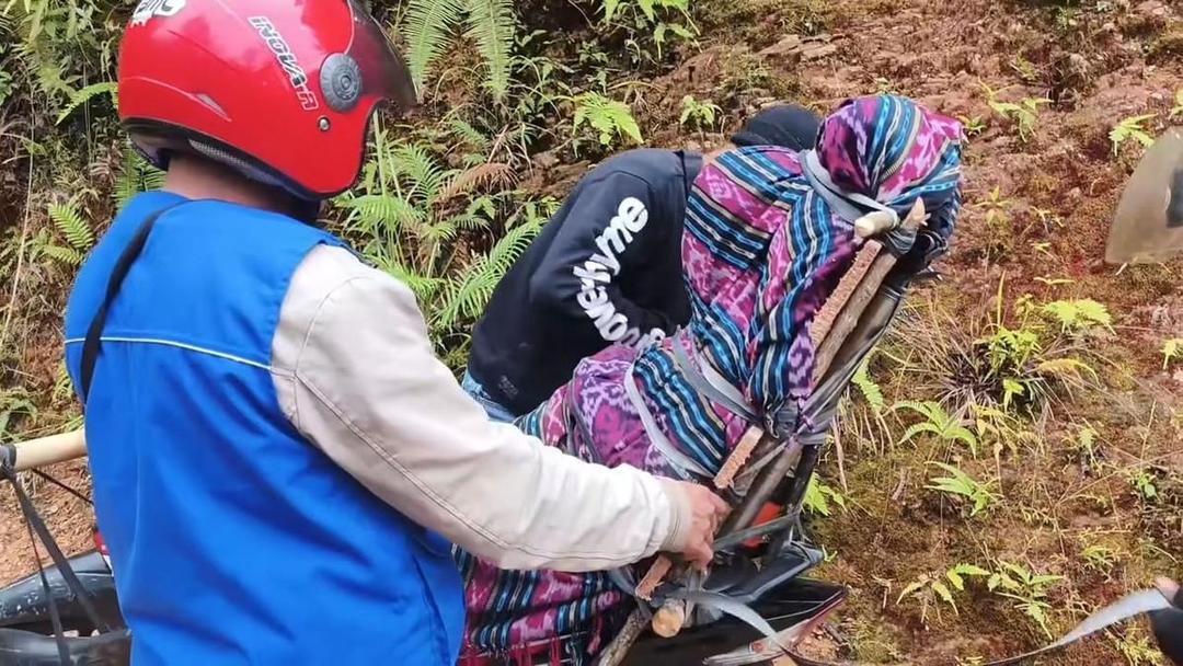 Viral Jenazah ASN di Donggala Diangkut Pakai Motor karena Jalan Rusak