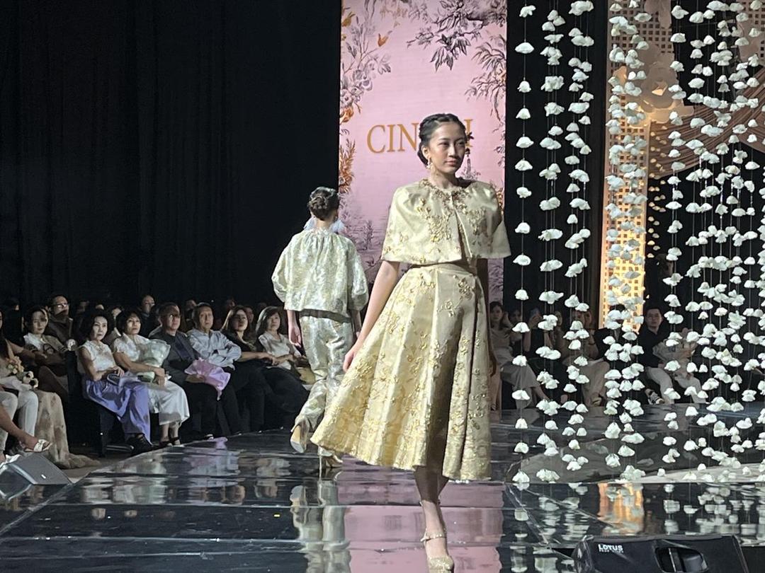 Cinobi, novita sanjaya, gaun pengantin