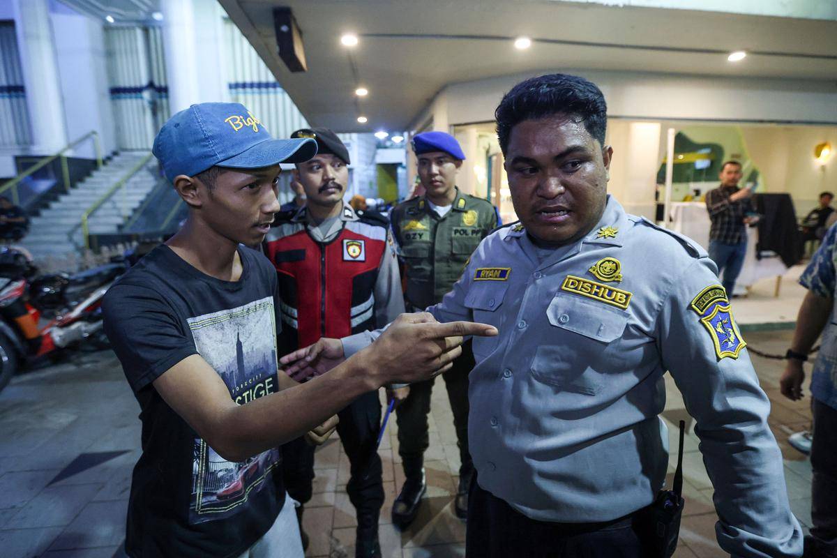Penertiban Juru parkir JL Tunjungan (2).jpg