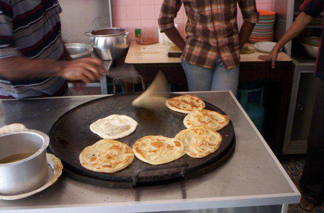 ilustrasi membuat roti canai (commons.wikimedia.org/Johnleemk)