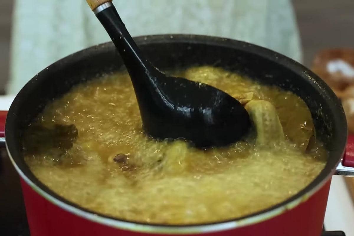 ilustrasi memasak soto ayam lamongan (YouTube.com/Devina Hermawan)