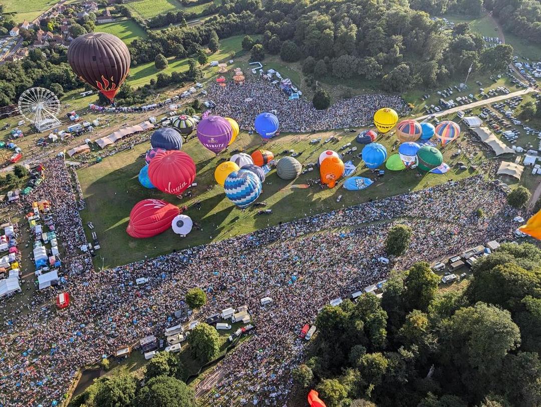 Potret acara Bristol International Hot Air Balloon Fiesta di Bristol, Inggris (instagram.com/bristolballoon)