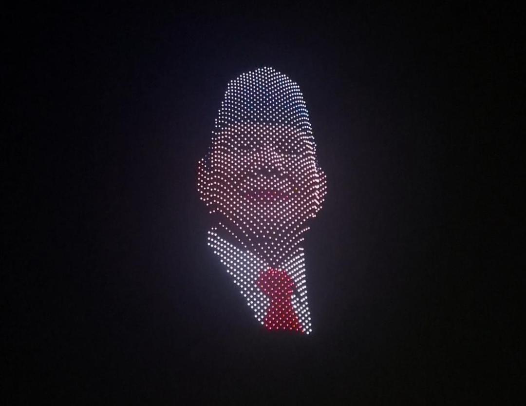 Aksi Drone 3D Wajah Prabowo Tutup Piala Presiden 2025