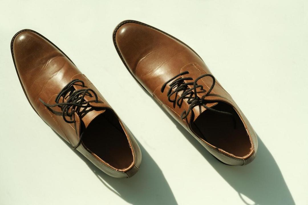 5 Cara DIY Membuat Semir Sepatu Kulit Alami di Rumah, Mudah!