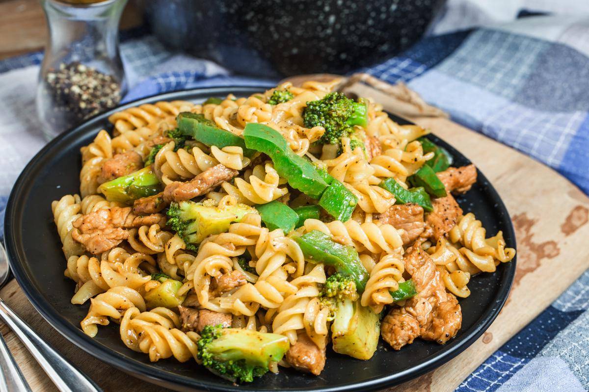 Ilustrasi pasta sayur (freepik.com/4045)