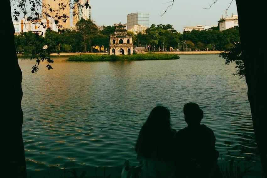 ilustrasi danau Hoan Kiem, Vietnam (pexels.com/Thuong D)