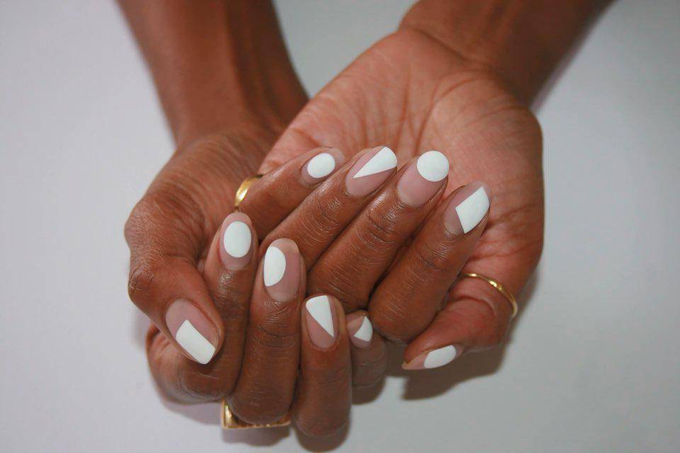 Inspirasi linen nails (instagram.com/imarninails)