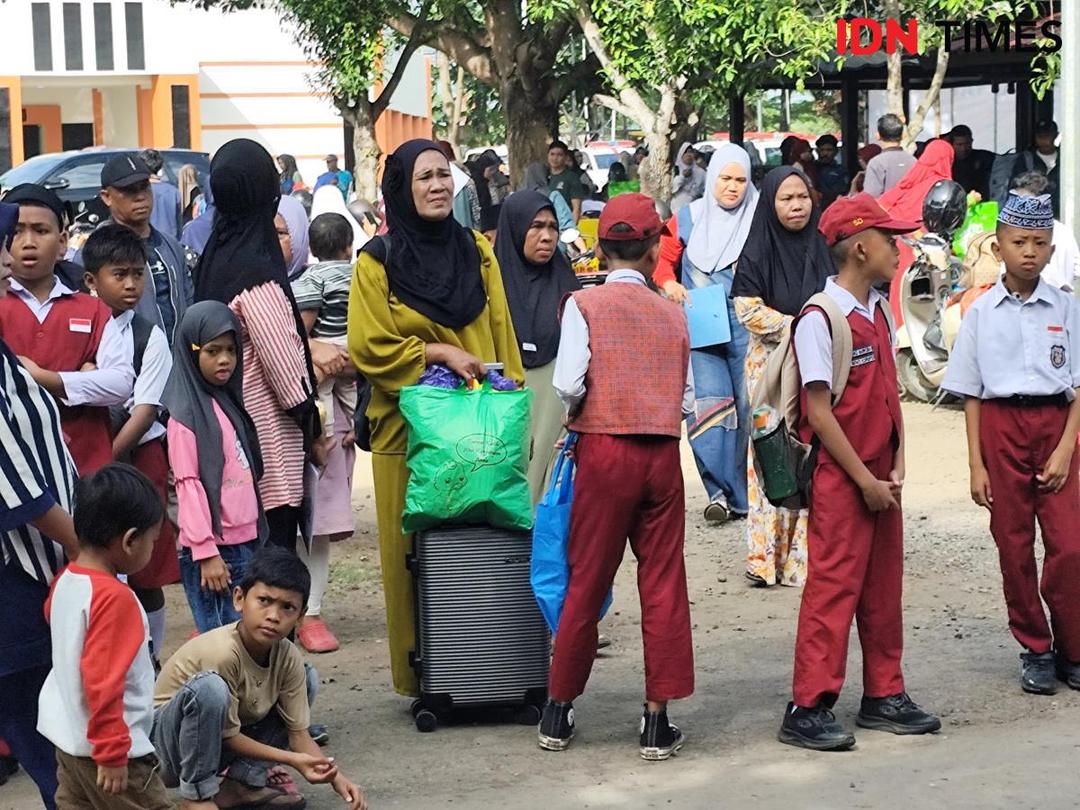 Hari pertama masuk Sekolah Rakyat di Makassar, Senin (14/7/2025). IDN Times/Darsil Yahya