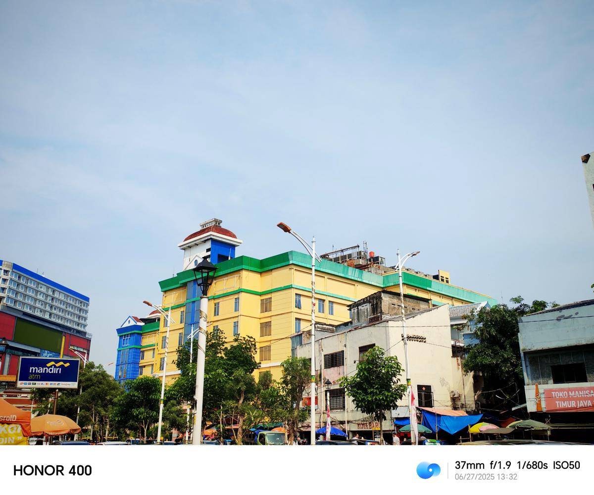 hasil jepretan HONOR 400 5G (IDN Times/Fatkhur Rozi)