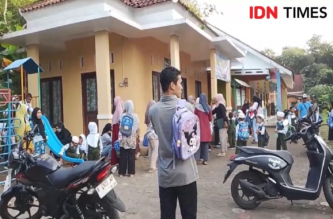 Hari Pertama Masuk Sekolah, Ayah Ikut Gerakan Ayah Antar Anak Sekolah