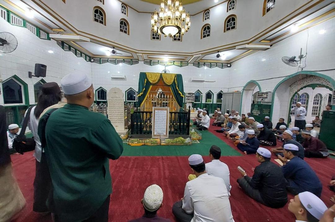 Kubah Makam Datu Kalampayan di Desa Kalampayan, Astambul, Kabupaten Banjar