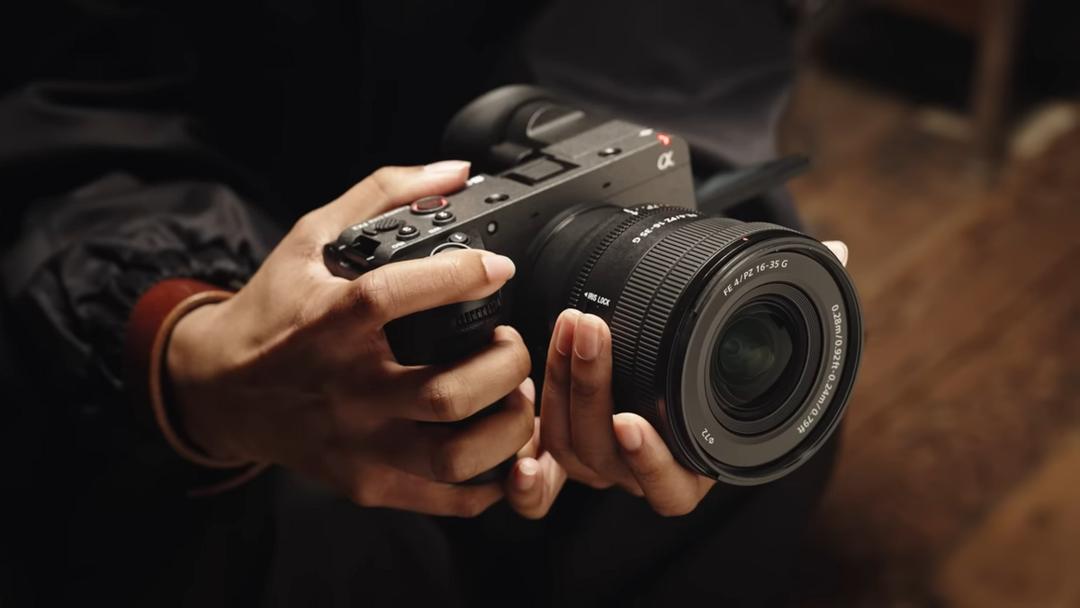 Introducing Cinema Line FX2 _ Sony _ α 6-11 screenshot.png