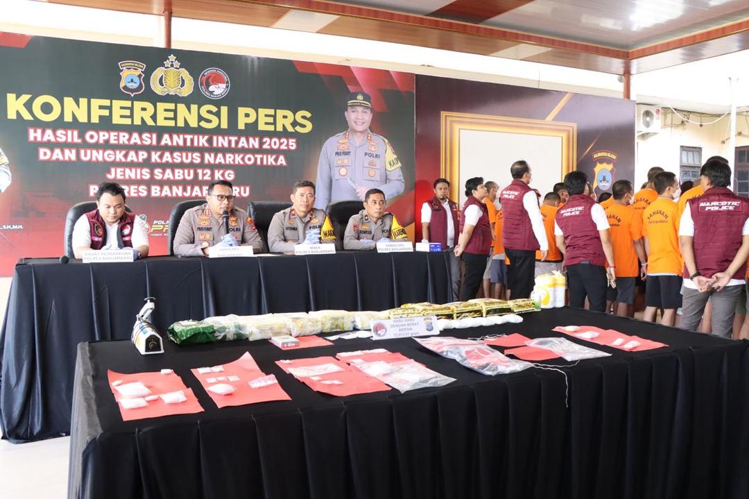 Pada Operasi Antik Intan 2025, Polres Banjarbaru bersama jajaran mengungkap 23 kasus dengan total 26 tersangka.