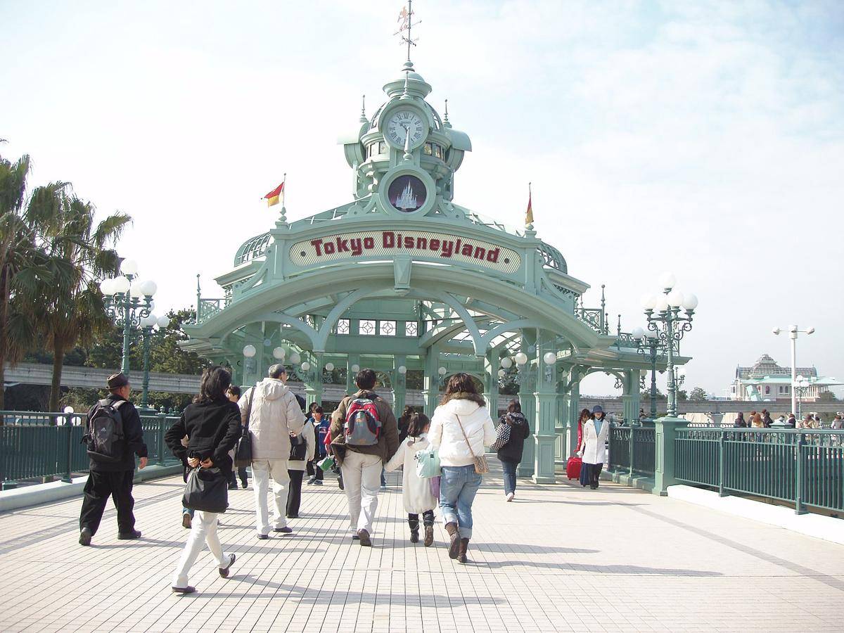 potret Tokyo Disneyland (commons.wikimedia.org/Dquai)