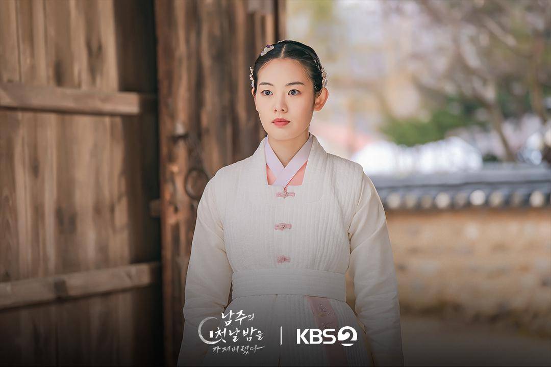 still cut Drama Korea The First Night with the Duke (twitter.com/@KBS_drama)