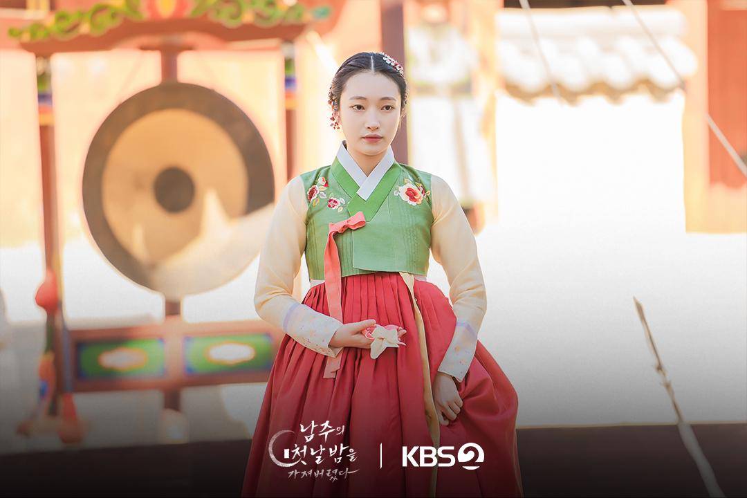 still cut Drama Korea The First Night with the Duke (twitter.com/@KBS_drama)