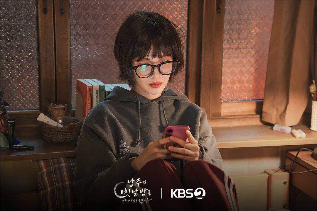 still cut Drama Korea The First Night with the Duke (twitter.com/@KBS_drama)