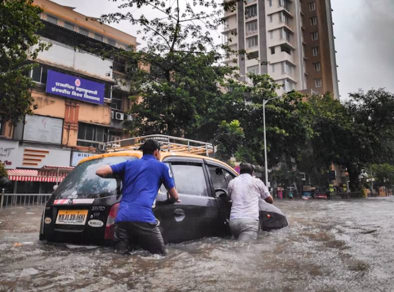 potret banjir (unsplash.com/Saikiran Kesari)