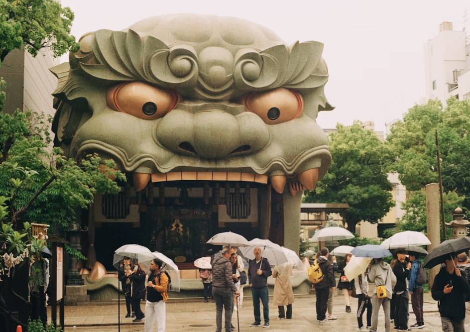 Namba Yasaka Shrine (unsplash.com/Olegs Jonins)