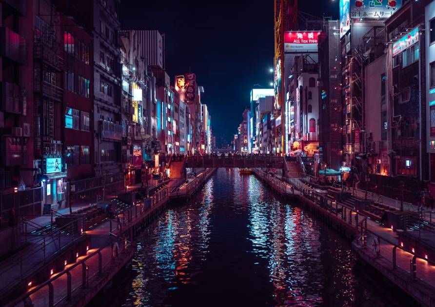 Dotonbori (unsplash.com/Andrea De Santis)