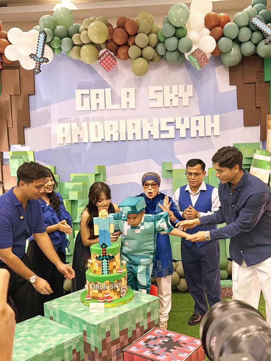 ulang tahun Gala Sky (instagram.com/fuji_an)