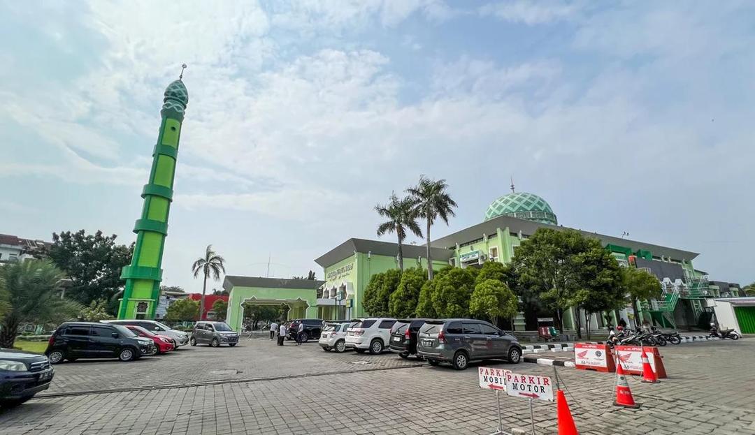 Masjid Agung Nurul Iman di Padang