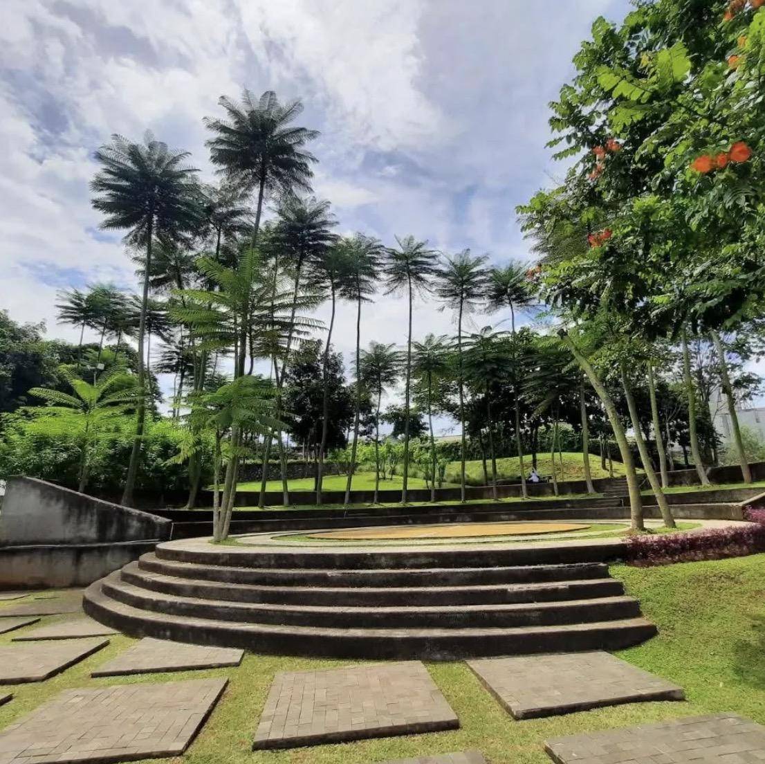 Taman Delonix Jakarta Timur