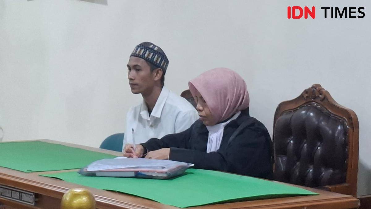 Sidang kasus pembunuhan Putri Indah Sari (19) di PN Sungguminasa, Gowa, Selasa (15/7/2025). IDN Times/Darsil Yahya