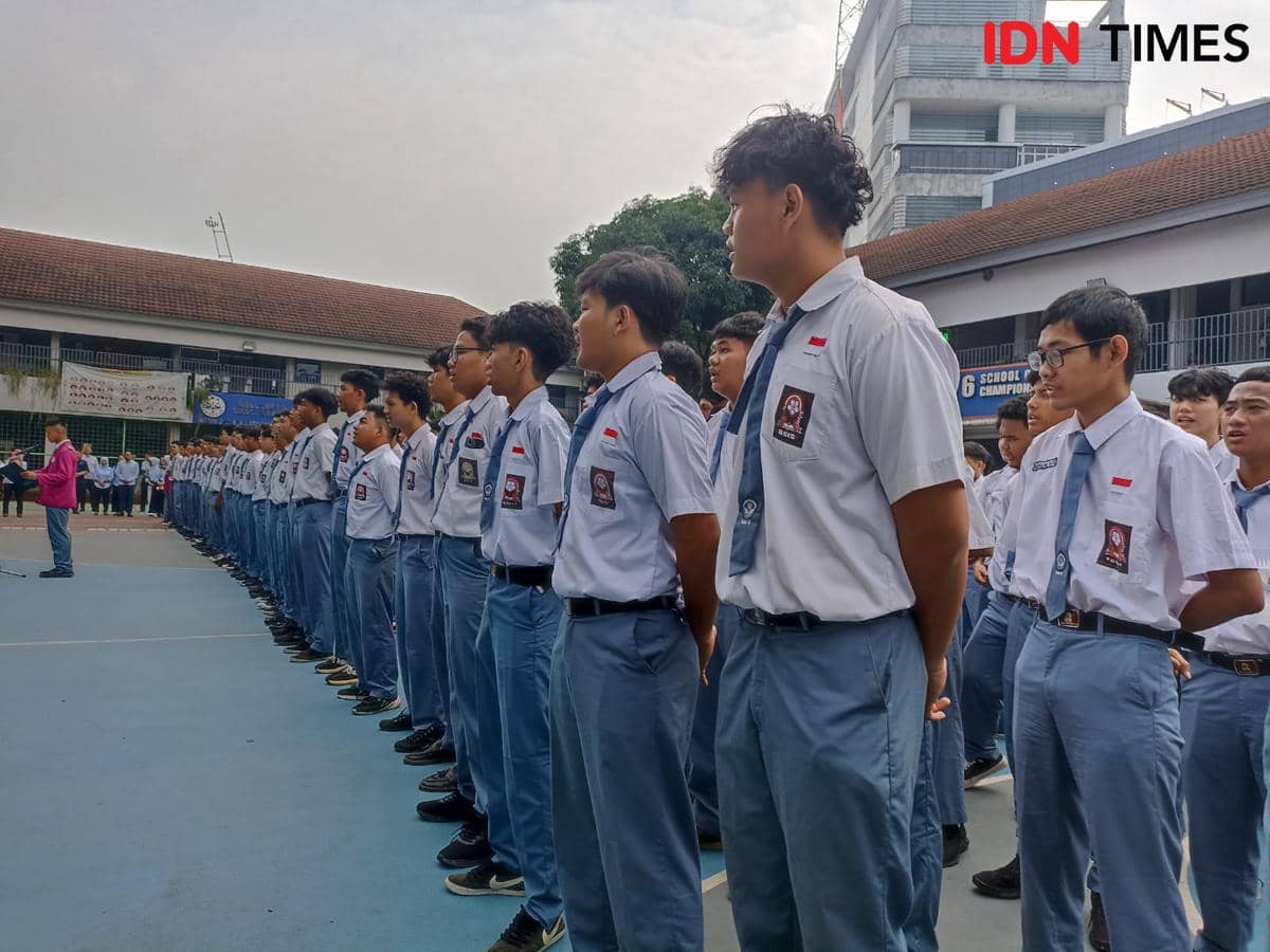 Wagub Rano Karno cek MPLS di SMA 6 Jakarta, Selasa (15/7/2025) (IDN Times/Dini Suciatiningrum)