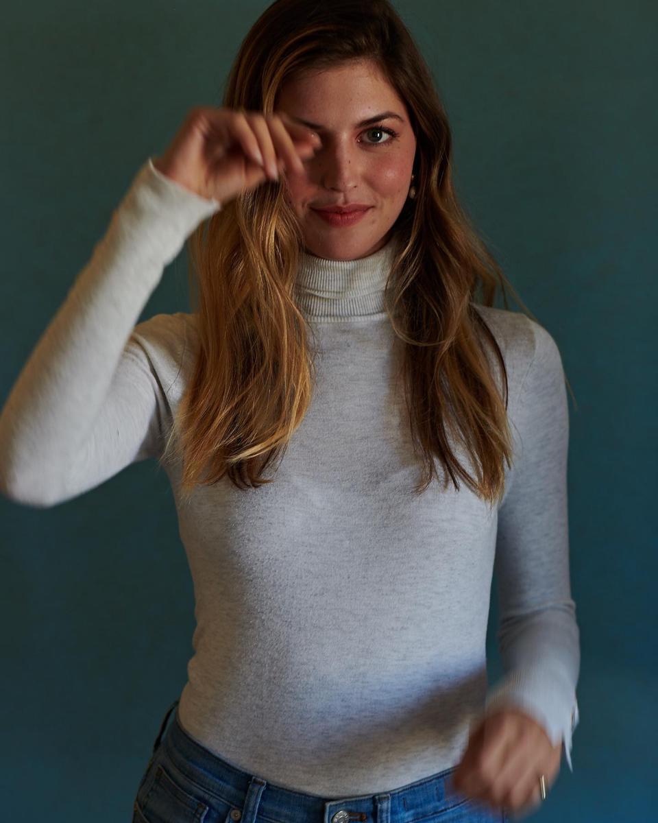 Julia Best Warner (instagram.com/juliabestwarner)
