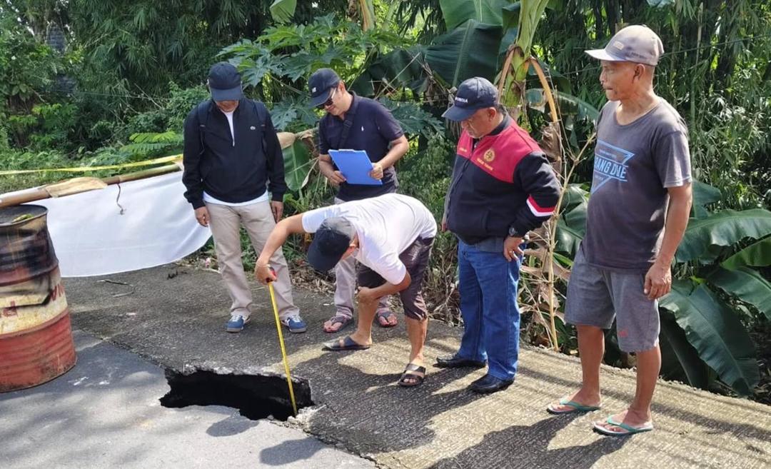 Perbaikan Jalan di Desa Tista Tabanan Menunggu Box Culvert