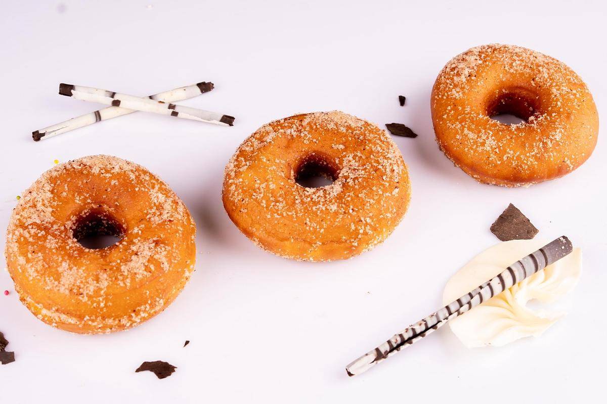 ilustrasi donat labu kuning