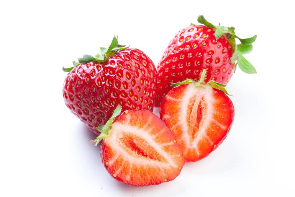 ilustrasi strawberry (freepik.com/fabrikasimf)